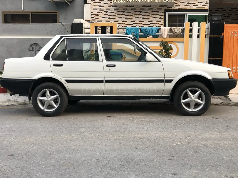 Toyota Corolla SE Saloon 1983 for sale in Jhelum | PakWheels