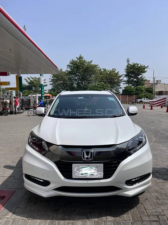 Honda Vezel 2016 for Sale in Attock Image-1