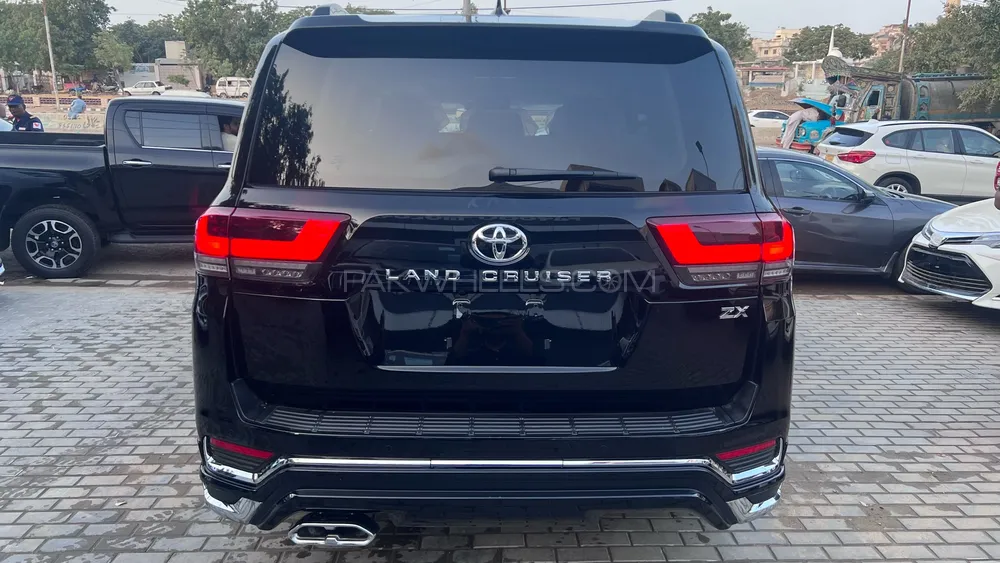Toyota Land Cruiser 2023 for Sale in Karachi Image-1