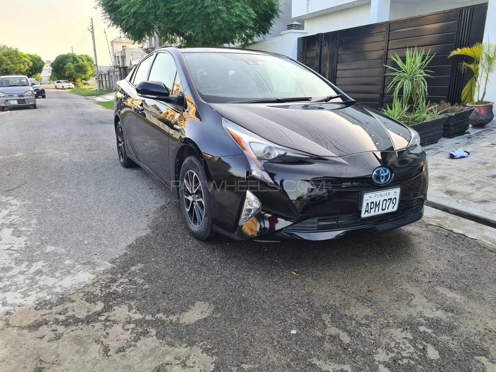 Toyota Prius 2016 for Sale in Lahore Image-1