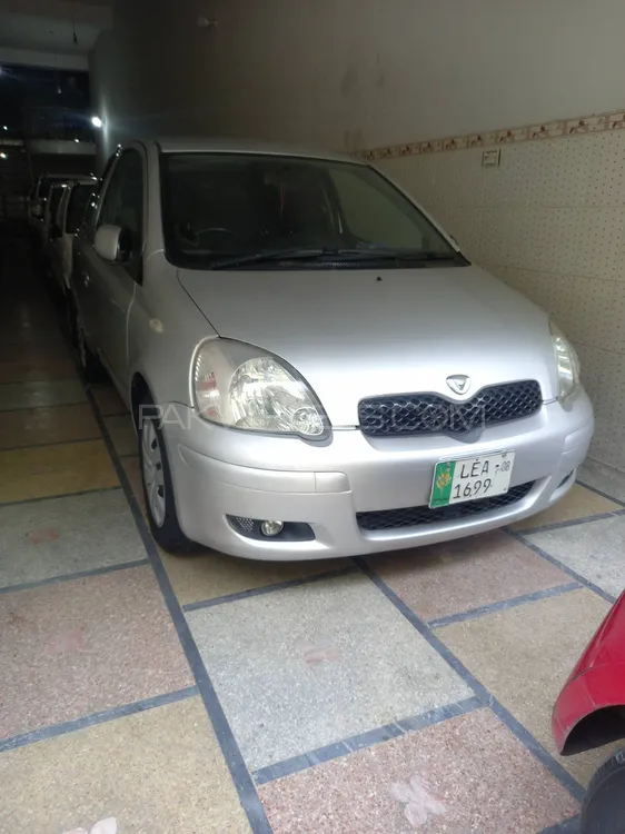 Toyota Vitz 2004 for Sale in Lahore Image-1