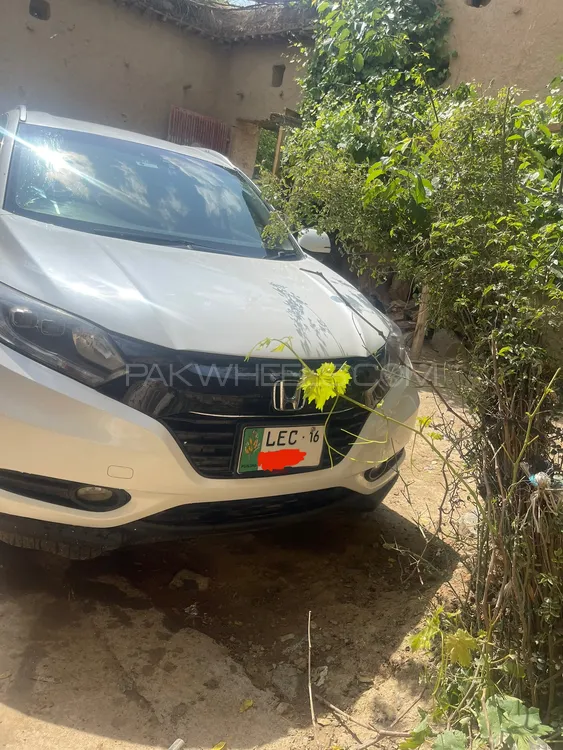 Honda Vezel 2014 for Sale in Peshawar Image-1