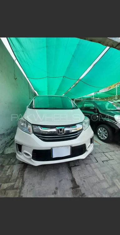 Honda Freed 2013 for Sale in Lahore Image-1