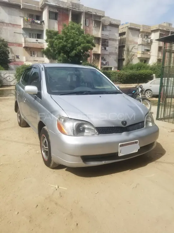 Toyota Platz 2001 for Sale in Karachi Image-1