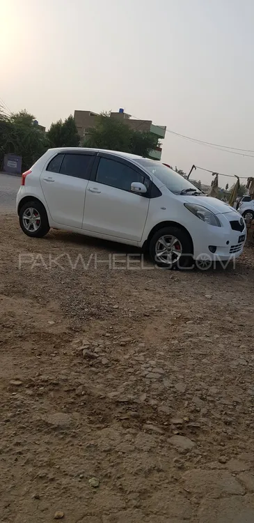 Toyota Vitz 2006 for Sale in D.G.Khan Image-1