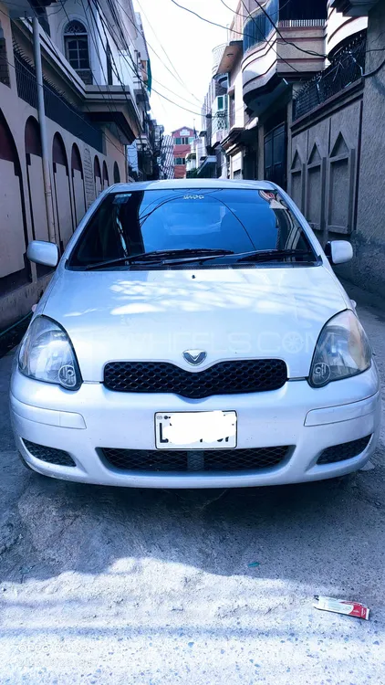 Toyota Vitz 2004 for Sale in Peshawar Image-1