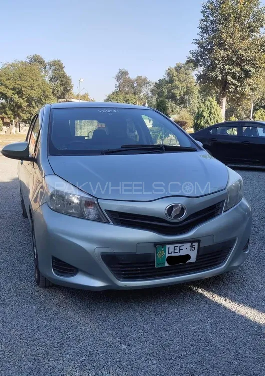 Toyota Vitz 2012 for Sale in Faisalabad Image-1