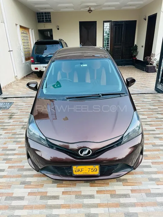 Toyota Vitz 2014 for Sale in Multan Image-1