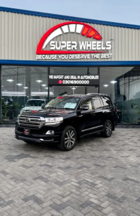 Toyota Land Cruiser 2017 for Sale in Lahore Image-1