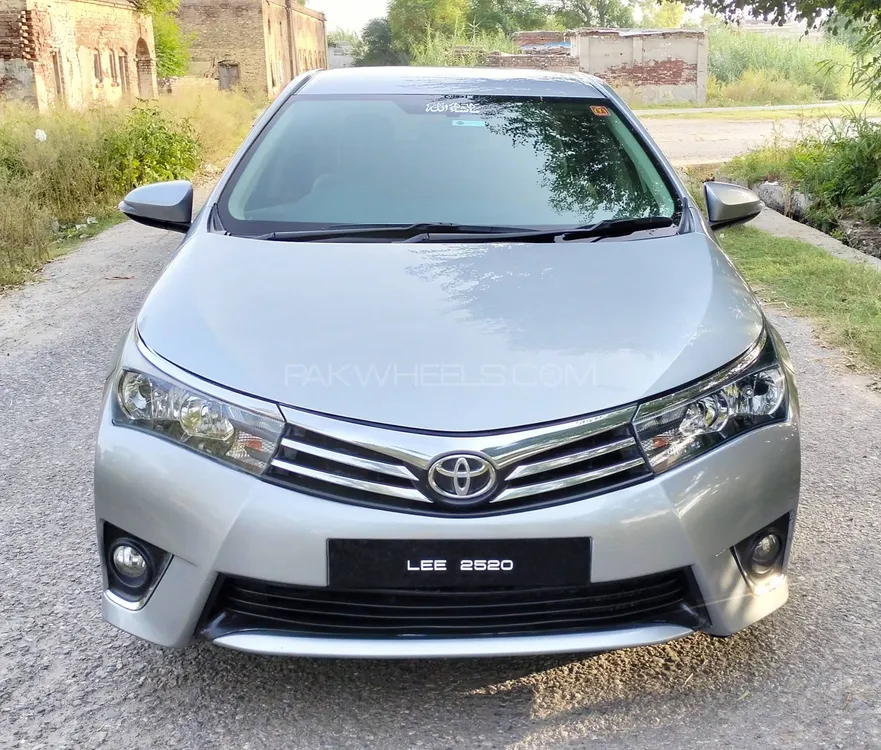 Toyota Corolla 2015 for Sale in Mardan Image-1
