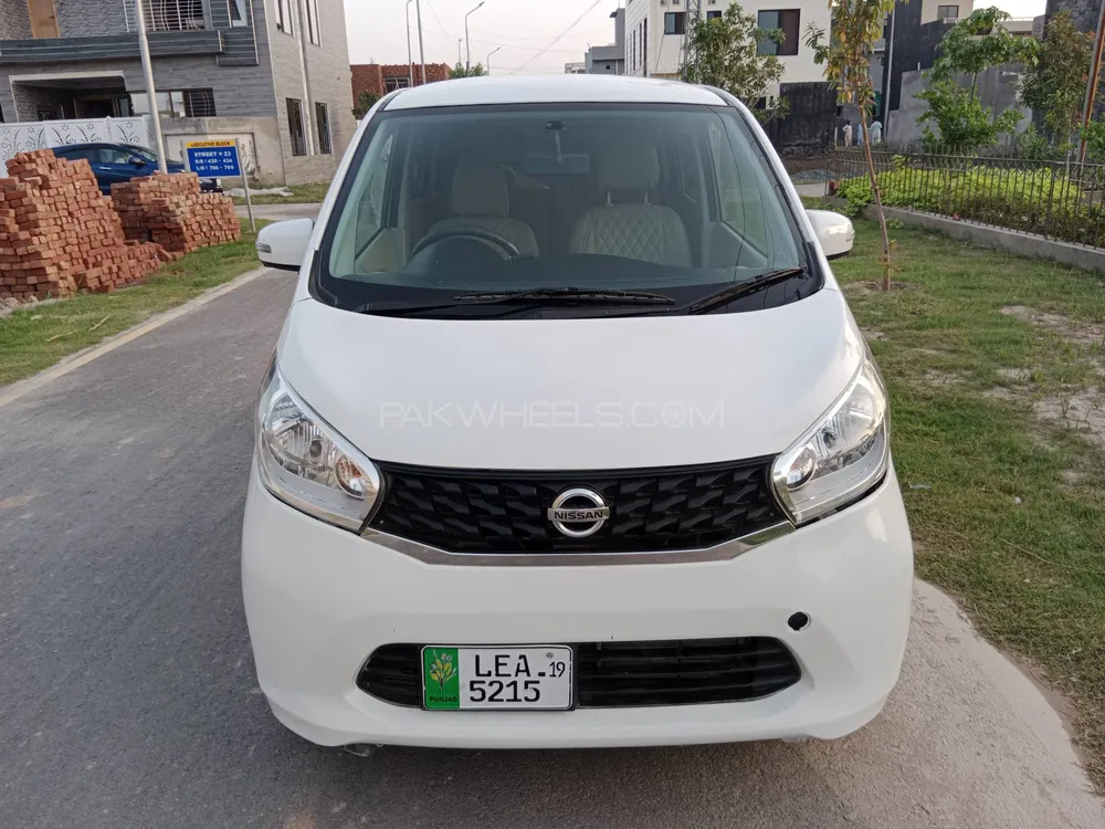 نسان ڈیز 2014 for Sale in لاہور Image-1