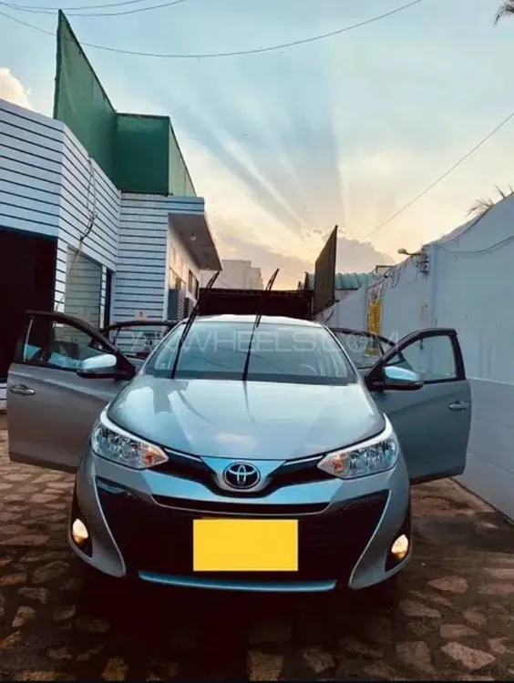 Toyota Yaris Sedan 2020 for Sale in Karachi Image-1
