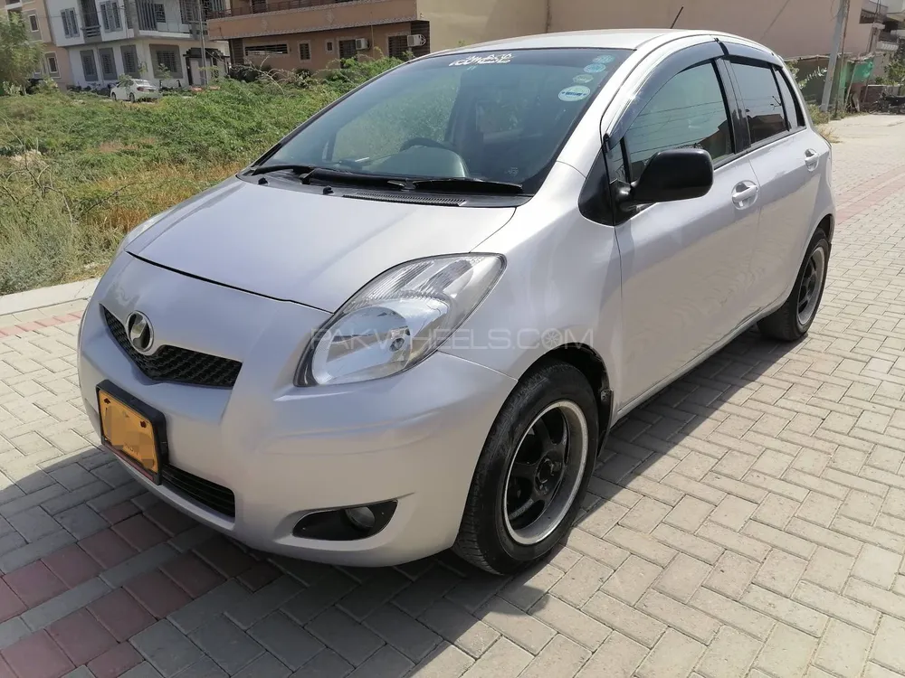 Toyota Vitz 2007 for Sale in Karachi Image-1