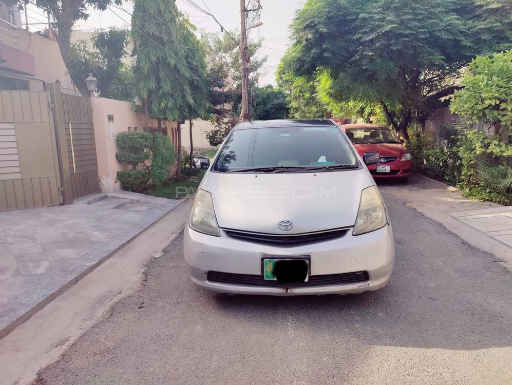 Toyota Prius 2010 for Sale in Lahore Image-1