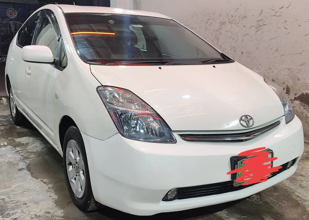 Toyota Prius 2004 for Sale in Lahore Image-1