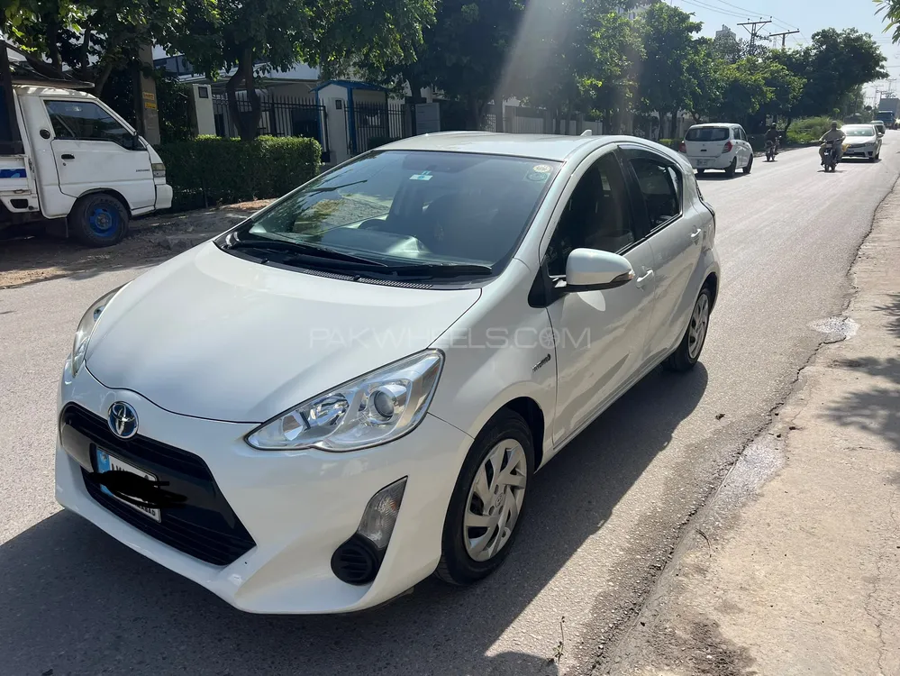 Toyota Aqua 2015 for Sale in Islamabad Image-1