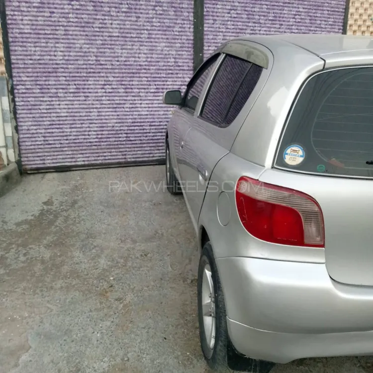 Toyota Vitz 2001 for Sale in Mardan Image-1