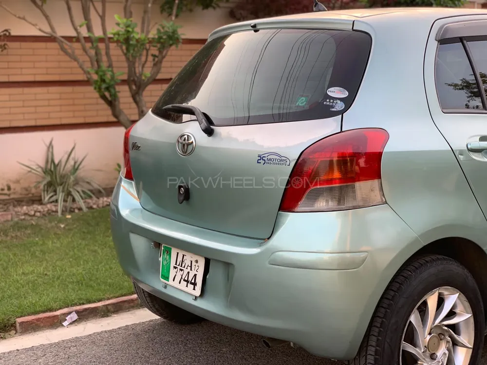 Toyota Vitz 2008 for Sale in Lahore Image-1