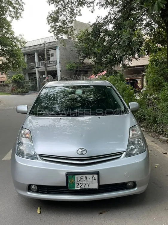 Toyota Prius 2011 for Sale in Lahore Image-1