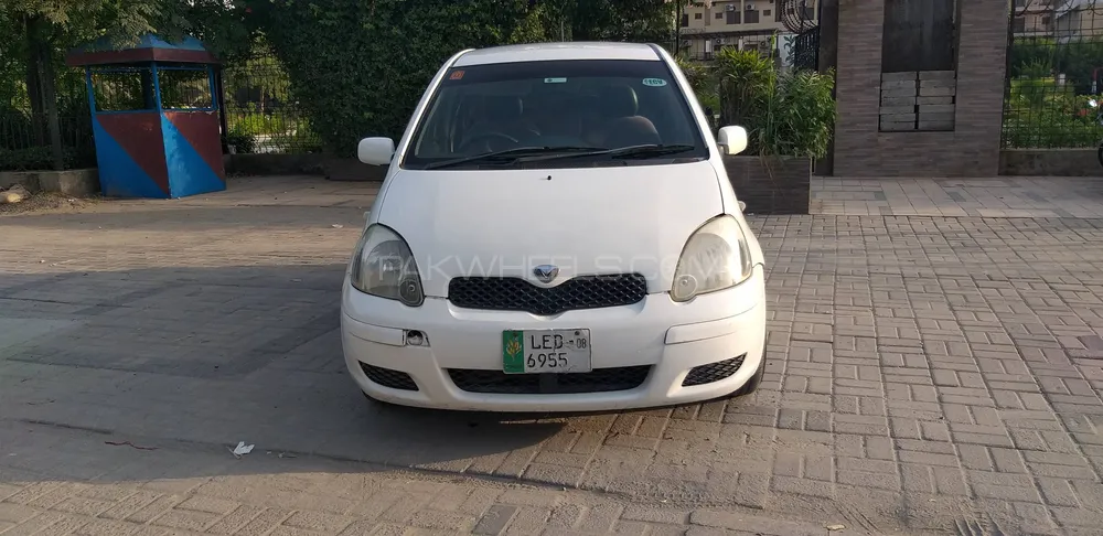 Toyota Vitz 2004 for Sale in Lahore Image-1