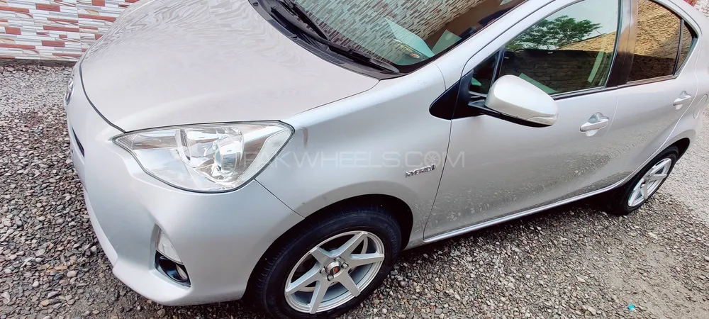 Toyota Aqua 2013 for Sale in Peshawar Image-1