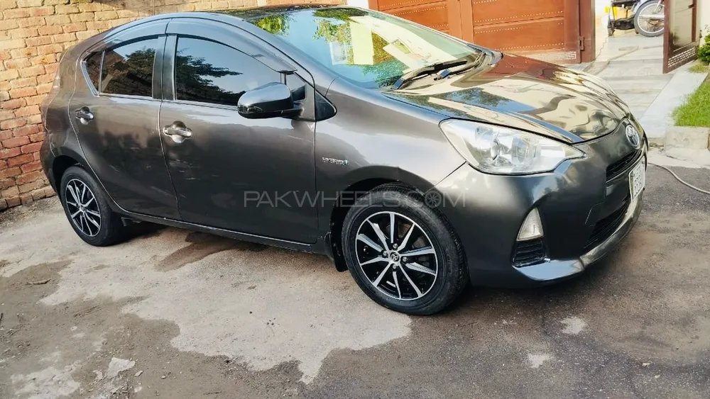 Toyota Aqua 2012 for Sale in Lahore Image-1