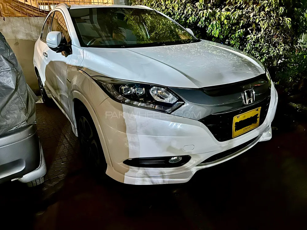 Honda Vezel 2015 for Sale in Karachi Image-1