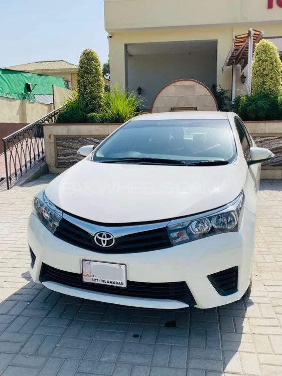 Toyota Corolla 2017 for Sale in Islamabad Image-1