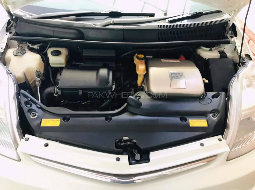 Toyota Prius 2008 for Sale in Peshawar Image-1