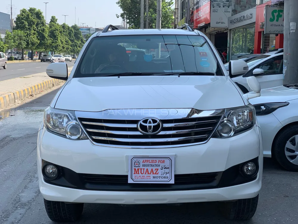 Toyota Fortuner 2016 for Sale in Lahore Image-1