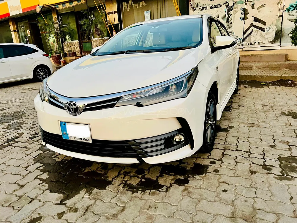 Toyota Corolla 2018 for Sale in Peshawar Image-1