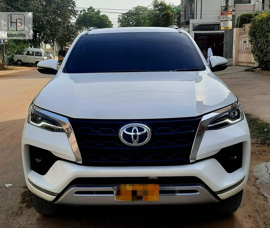 Toyota Fortuner 2021 for Sale in Karachi Image-1