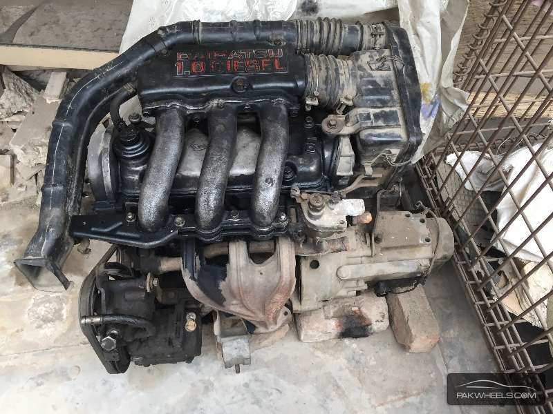 Charade Diesel 1000cc engine, 5 speed manual For Sale Image-1