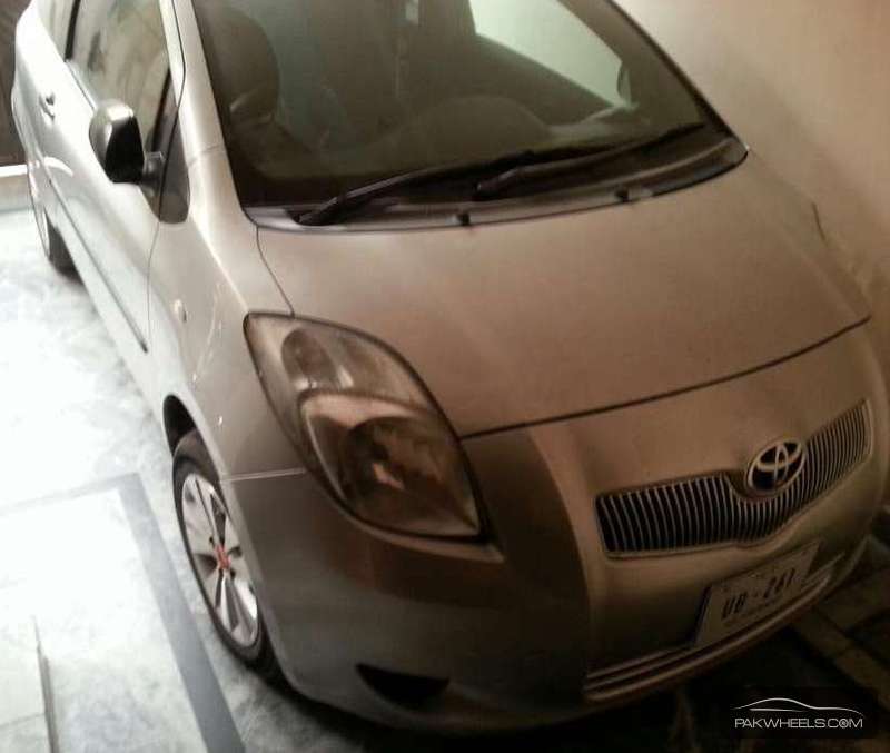 Toyota Yaris 2007 for Sale in Lahore Image-1