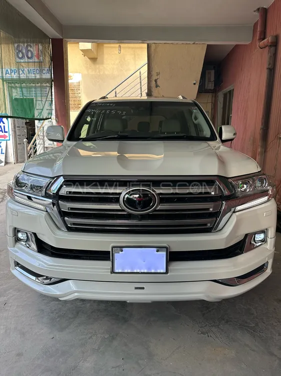Toyota Land Cruiser 2018 for Sale in Islamabad Image-1