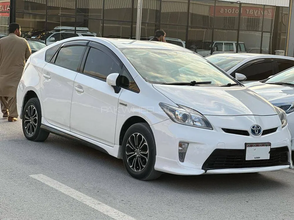 Toyota Prius 2013 for Sale in Quetta Image-1