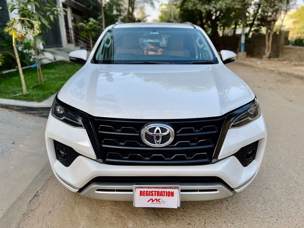 Toyota Fortuner 2021 for Sale in Karachi Image-1