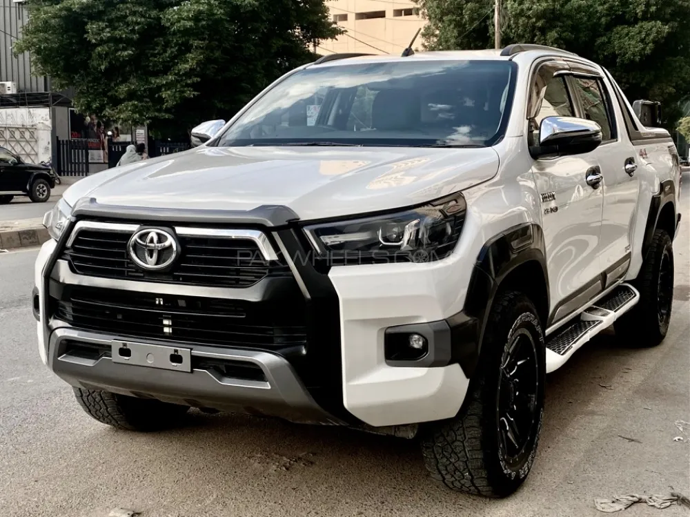 Toyota Hilux Revo V Automatic 2.8 2021 for sale in Karachi | PakWheels