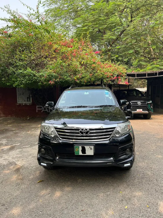 Toyota Fortuner 2016 for Sale in Lahore Image-1