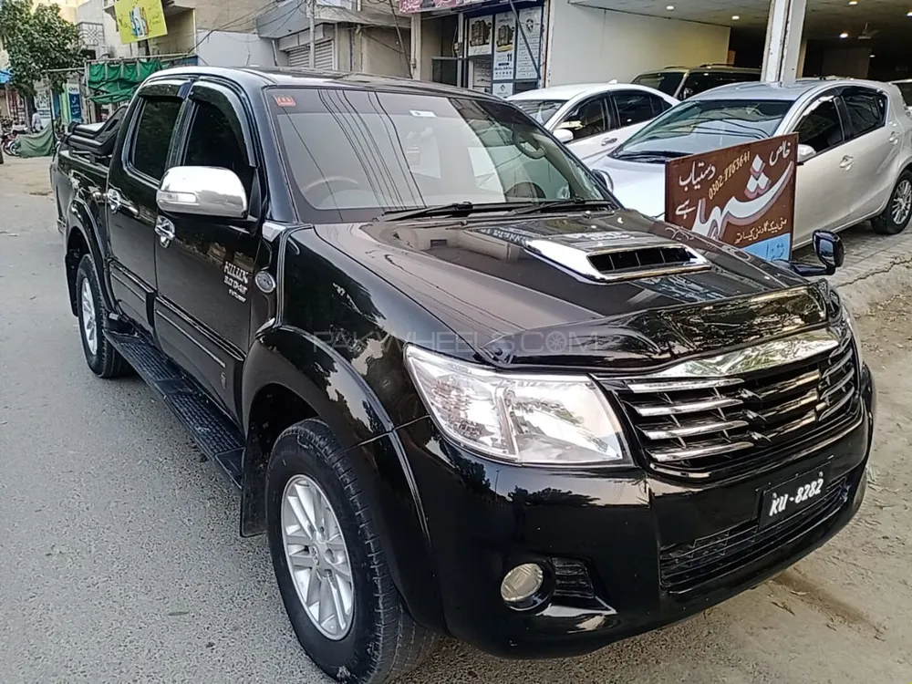 Toyota Hilux 2013 for Sale in Bahawalpur Image-1