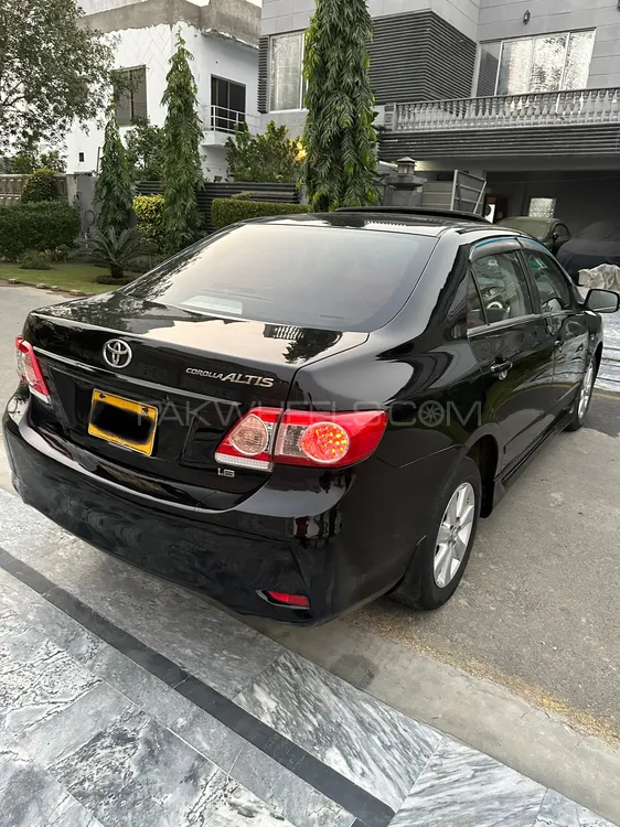 Toyota Corolla 2013 for Sale in Lahore Image-1