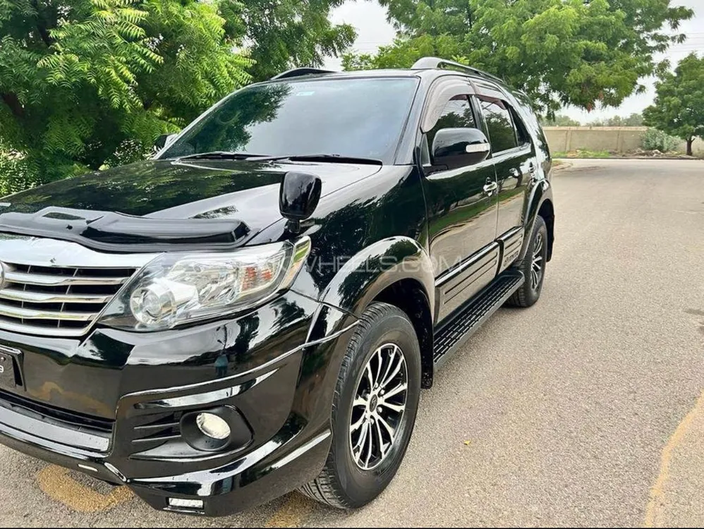 Toyota Fortuner 2016 for Sale in Karachi Image-1