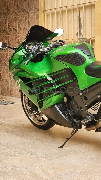 Used Kawasaki Ninja ZX-14 Monster Energy 2015 Bike for sale in 