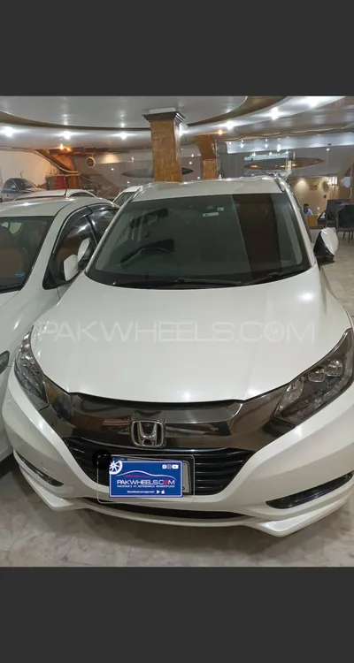 Honda Vezel 2017 for Sale in Faisalabad Image-1