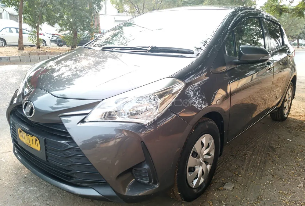 Toyota Vitz 2018 for Sale in Karachi Image-1