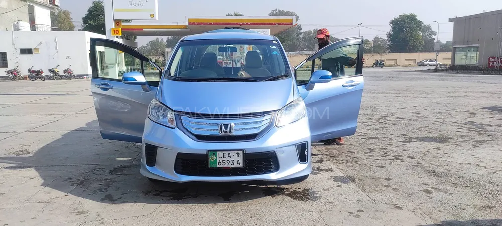 Honda Freed 2013 for Sale in Peshawar Image-1