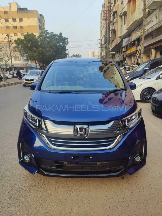 Honda Freed 2018 for Sale in Karachi Image-1