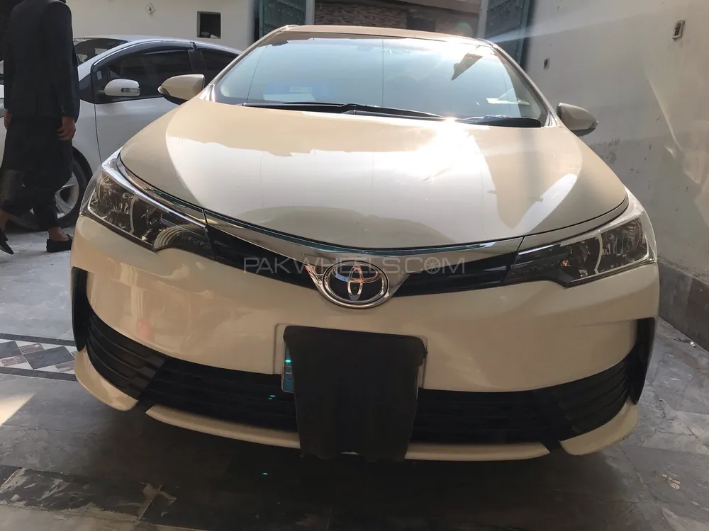 Toyota Corolla 2018 for Sale in Peshawar Image-1