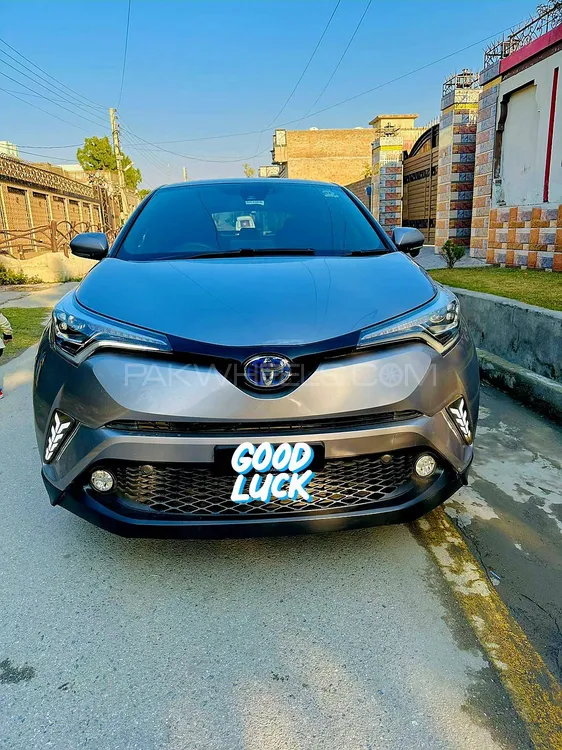 Toyota C-HR 2017 for Sale in Nowshera cantt Image-1