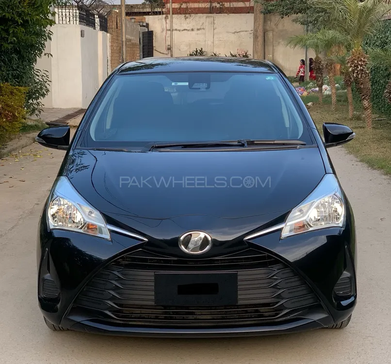 Toyota Vitz 2018 for Sale in Mardan Image-1
